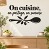 Sticker mural On cuisine, on partage, on savoure | Fun-Stickers